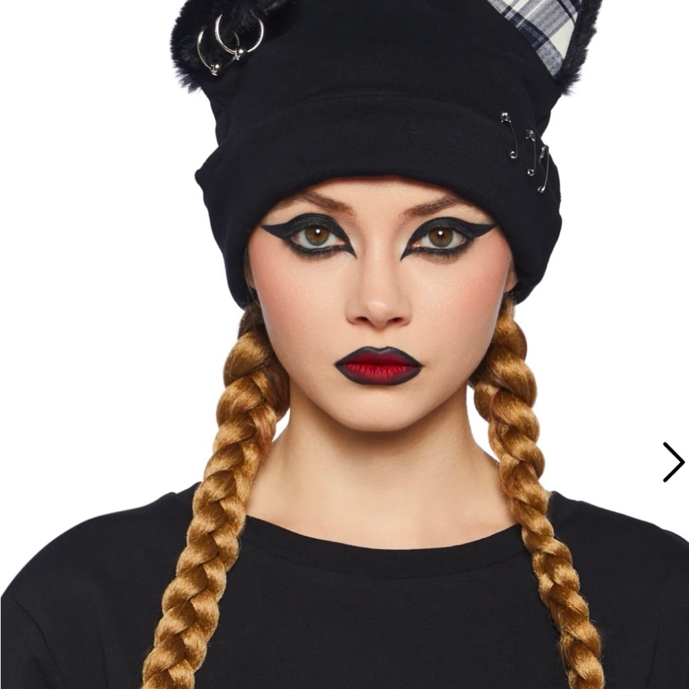NWT Psycho Kitty Pierced Beanie 
Dolls Kill - Black Widow